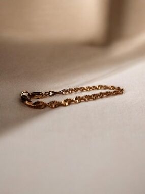 Vintage 1980's Delicate Rose Gold Twisted Herringbone Bracelet